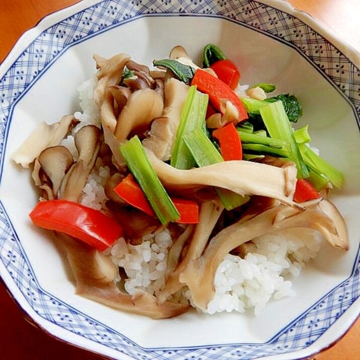 ５分！？すき焼きのタレで❤黒舞茸と野菜の丼♪